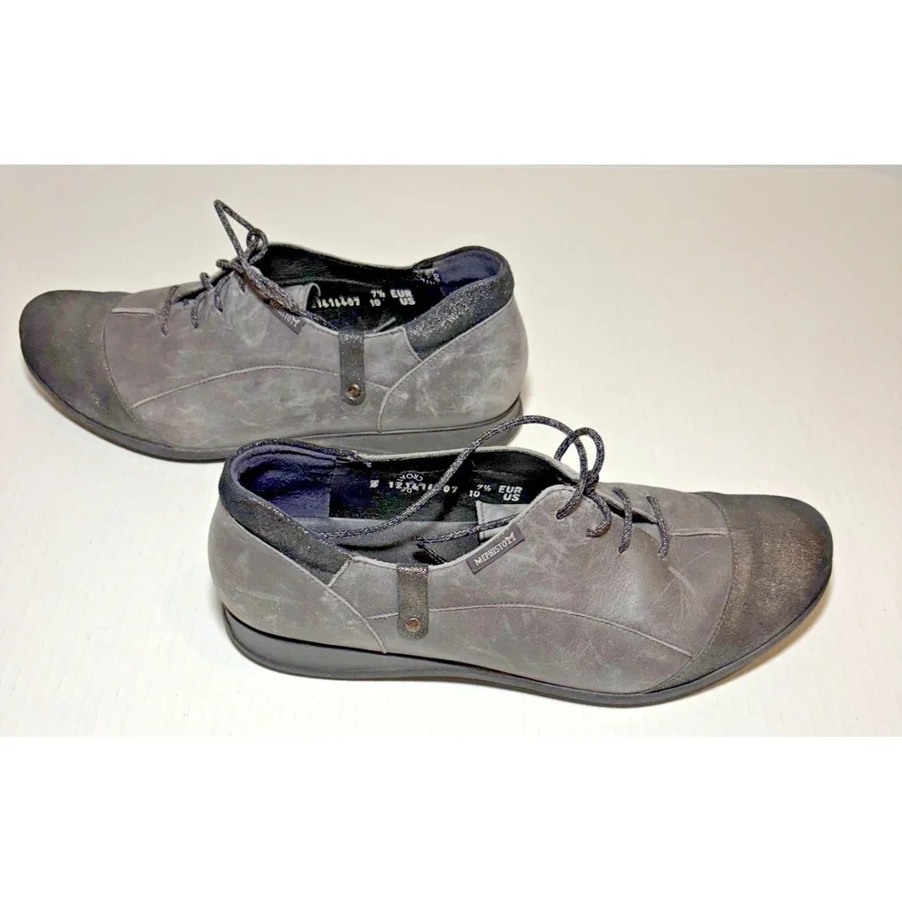 Mephisto Leather lace up shoe, gray, darker textured toe cap, Size 10